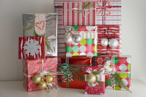 Holiday Gift Wrap | the white dahlia
